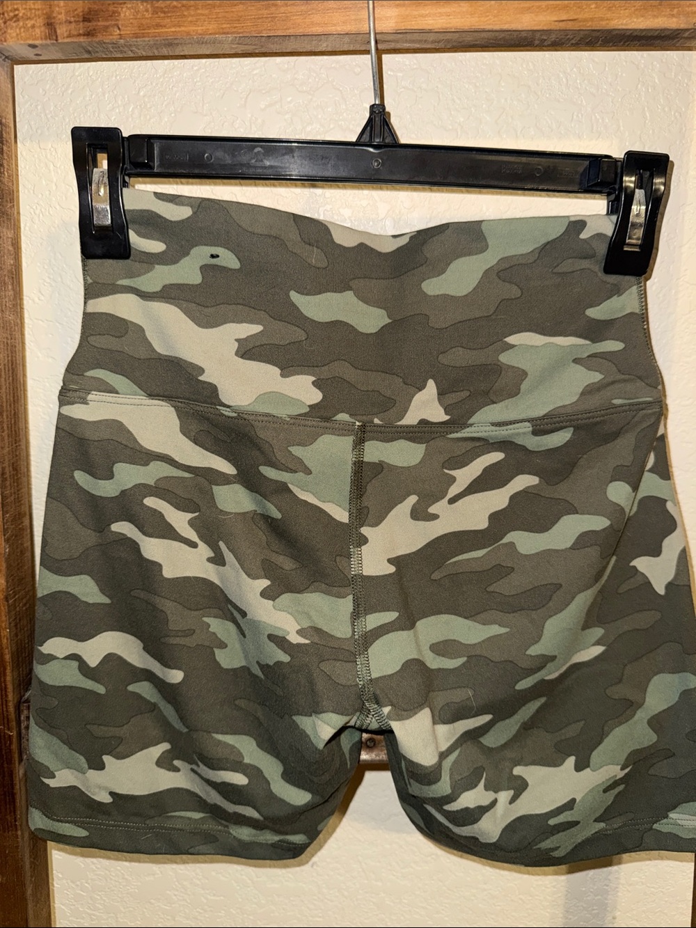 PINK Victoria's Secret Camo High-Waist Athletic Bike Shorts - Picture 3 of 3